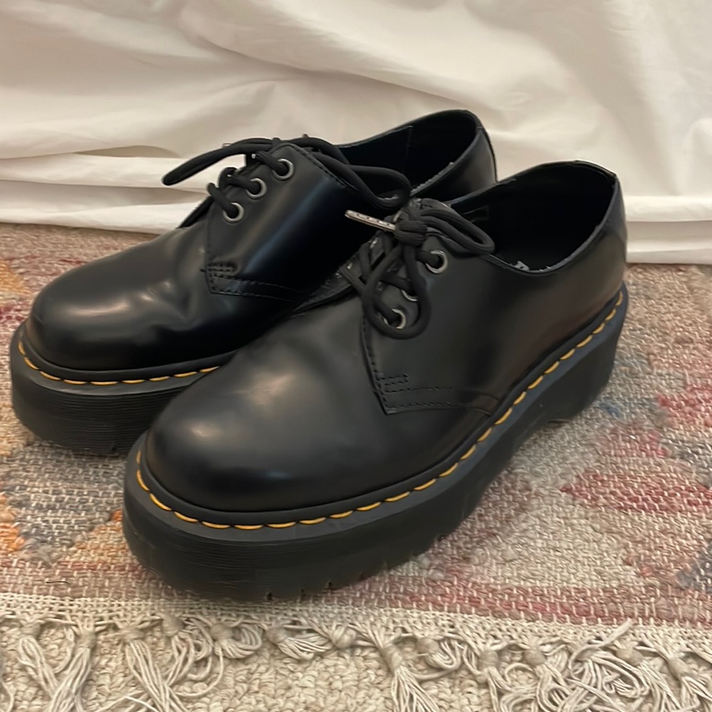 Platform Dr. Martens 🖤💛